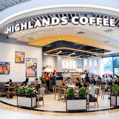 khách hàng highland coffee