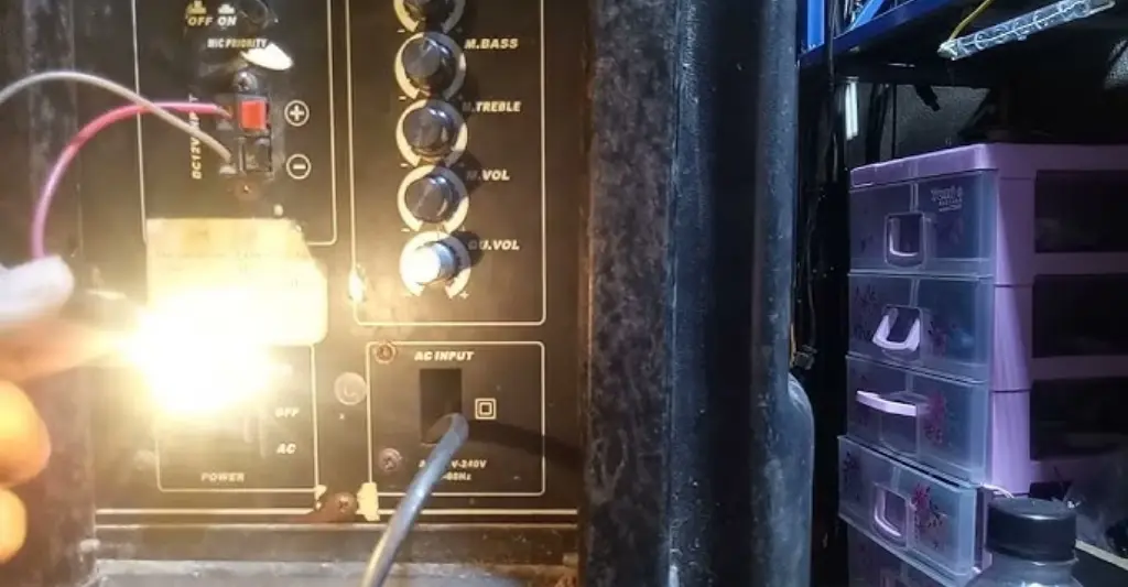 Hướng dẫn cách sạc loa kẹo kéo đúng chuẩn từng bước