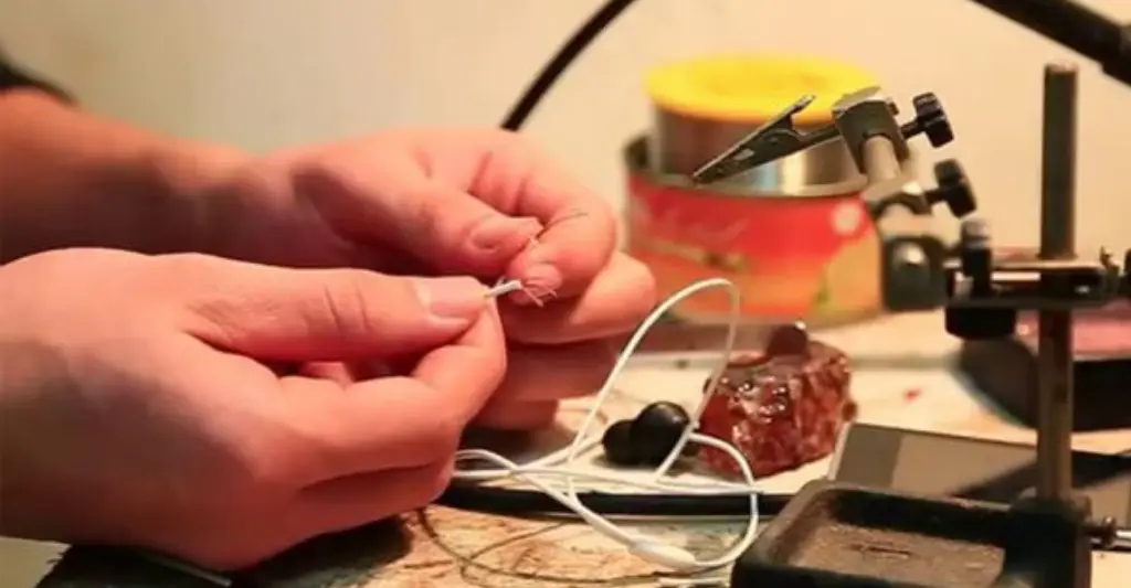 Hướng dẫn cách sửa loa bị đứt dây từng bướcHướng dẫn cách sửa loa bị đứt dây từng bước