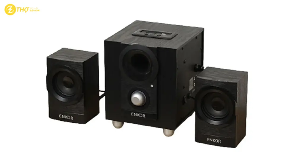 Loa sub Enkor E700