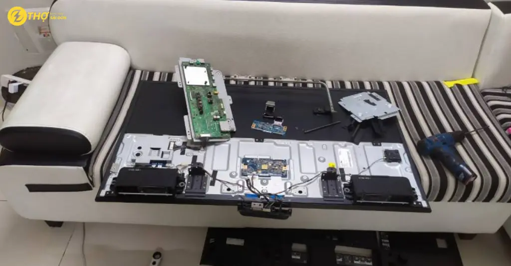 Cách sửa loa tivi Samsung bị rè chi tiết tại nhà