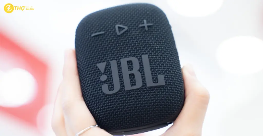 Tại sao cần vệ sinh loa JBL định kỳ