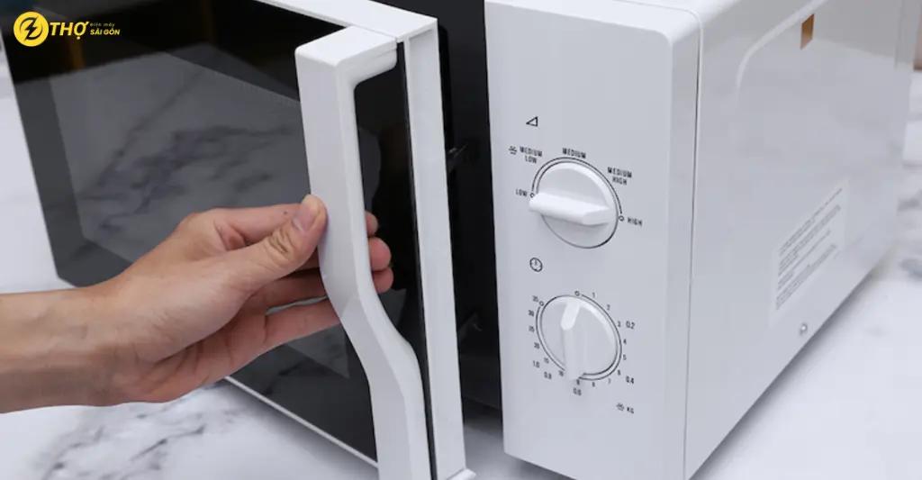 Hướng dẫn cách sử dụng lò vi sóng an toàn, bền bỉ