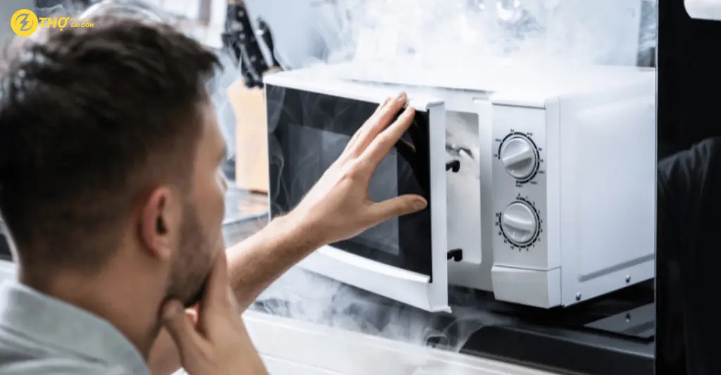 Hướng dẫn cách sửa lò vi sóng bị đánh lửa an toàn tại nhà