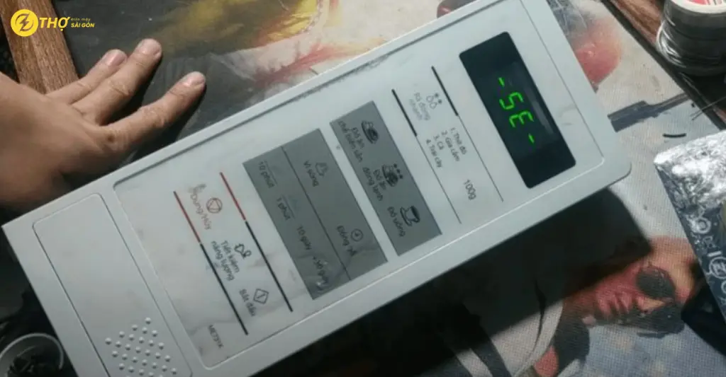Lỗi 5E lò vi sóng Samsung là gì