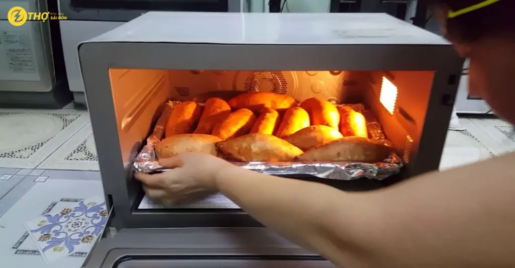 Tại sao giải pháp luộc khoai bằng lò vi sóng lại được ưa chuộng