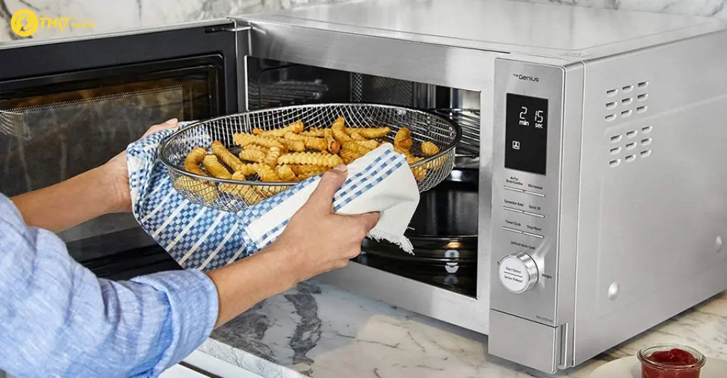 Có nên mua lò vi sóng có chức năng nướng không
