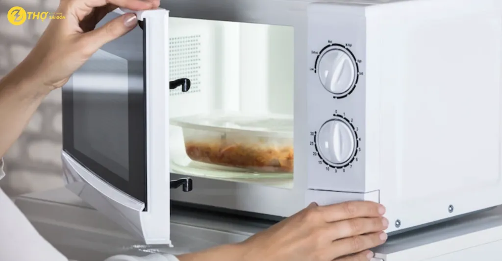 Dùng lò vi sóng có hại không đối với sức khỏe